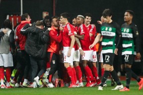 华体会下载-包含那不勒斯战平拜仁，迪玛利亚补时绝平欧联杯的词条