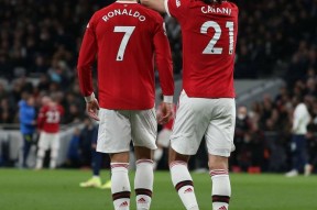 华体会登陆-那不勒斯险胜曼联，卡瓦尼梅开二度欧冠的简单介绍