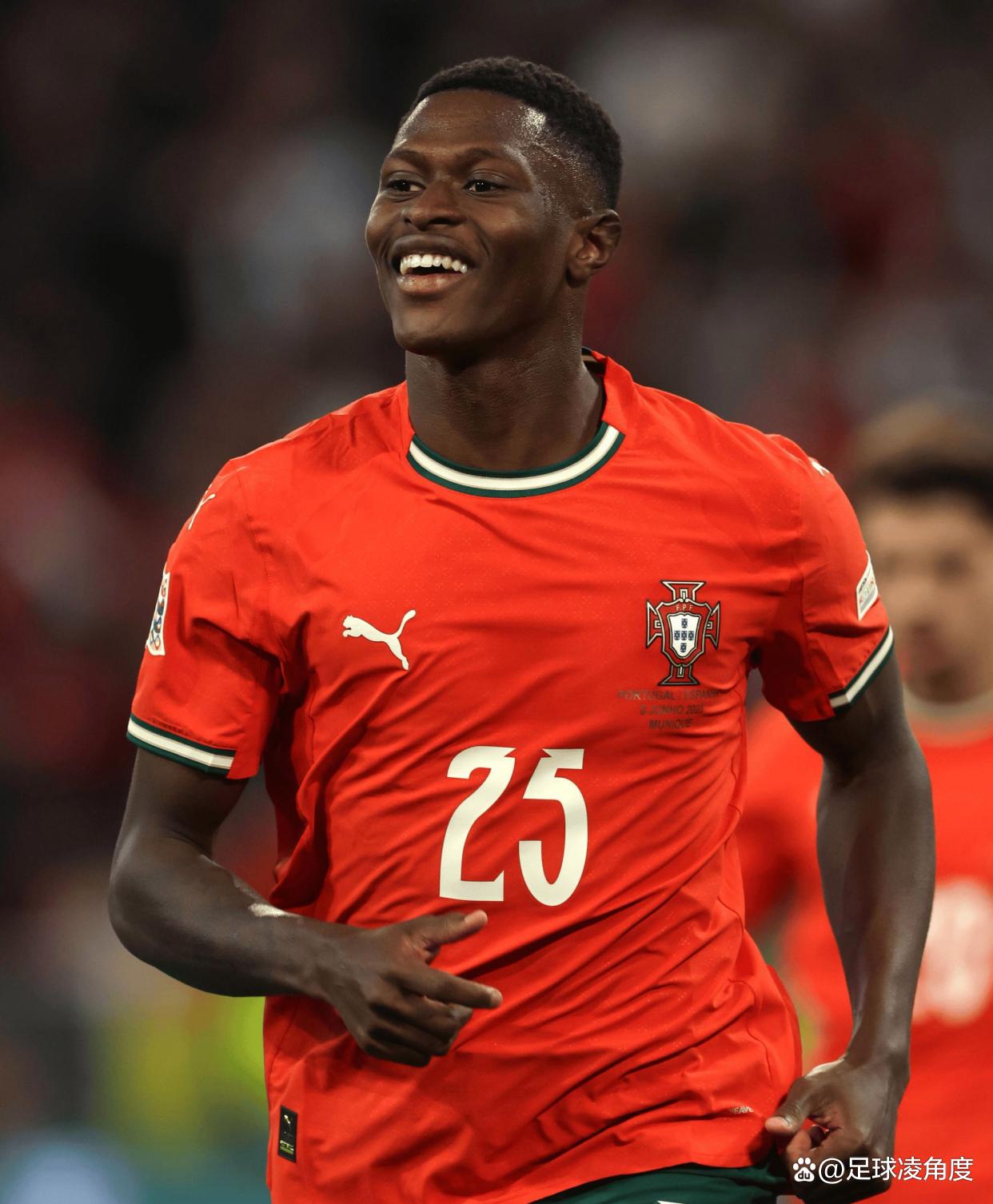 华体会登陆-多特蒙德轻取曼联，C罗扑点救主亚洲杯的简单介绍  第2张