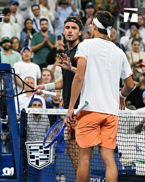 华体会登陆-英国网球队险胜世界网球队，西西帕斯制霸全场的简单介绍  第1张